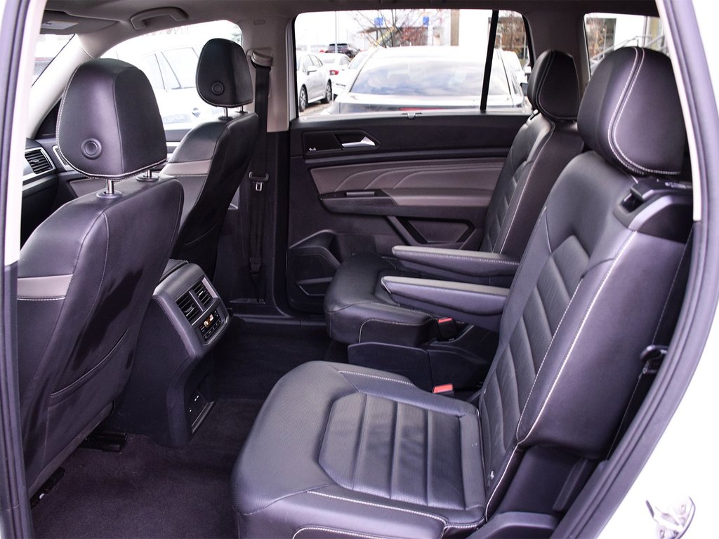 2023 Volkswagen Atlas Execline in Mississauga, Ontario - 11 - w1024h768px