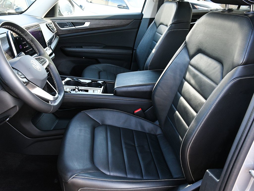2024 Volkswagen Atlas Highline in Mississauga, Ontario - 12 - w1024h768px
