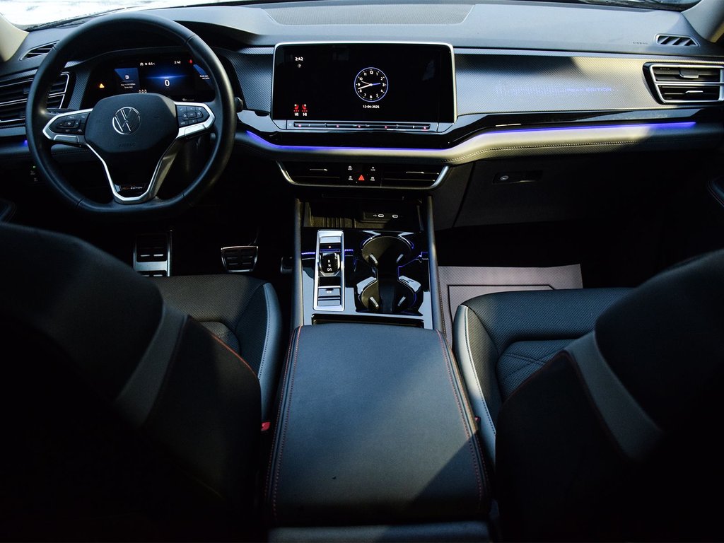 2025 Volkswagen Atlas Peak Edition in Mississauga, Ontario - 12 - w1024h768px