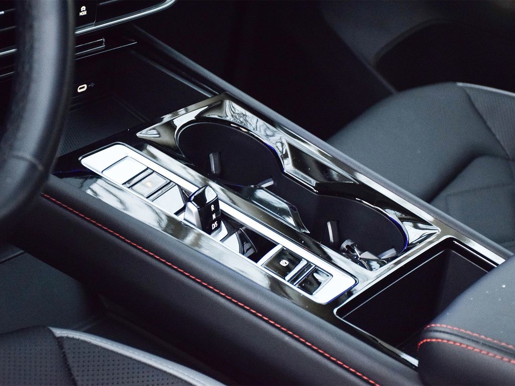 2025 Volkswagen Atlas Peak Edition in Mississauga, Ontario - 8 - w1024h768px