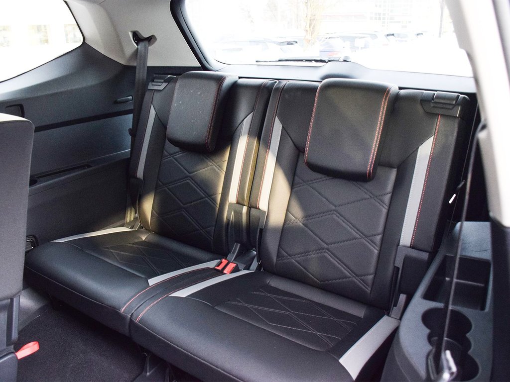 2025 Volkswagen Atlas Peak Edition in Mississauga, Ontario - 11 - w1024h768px