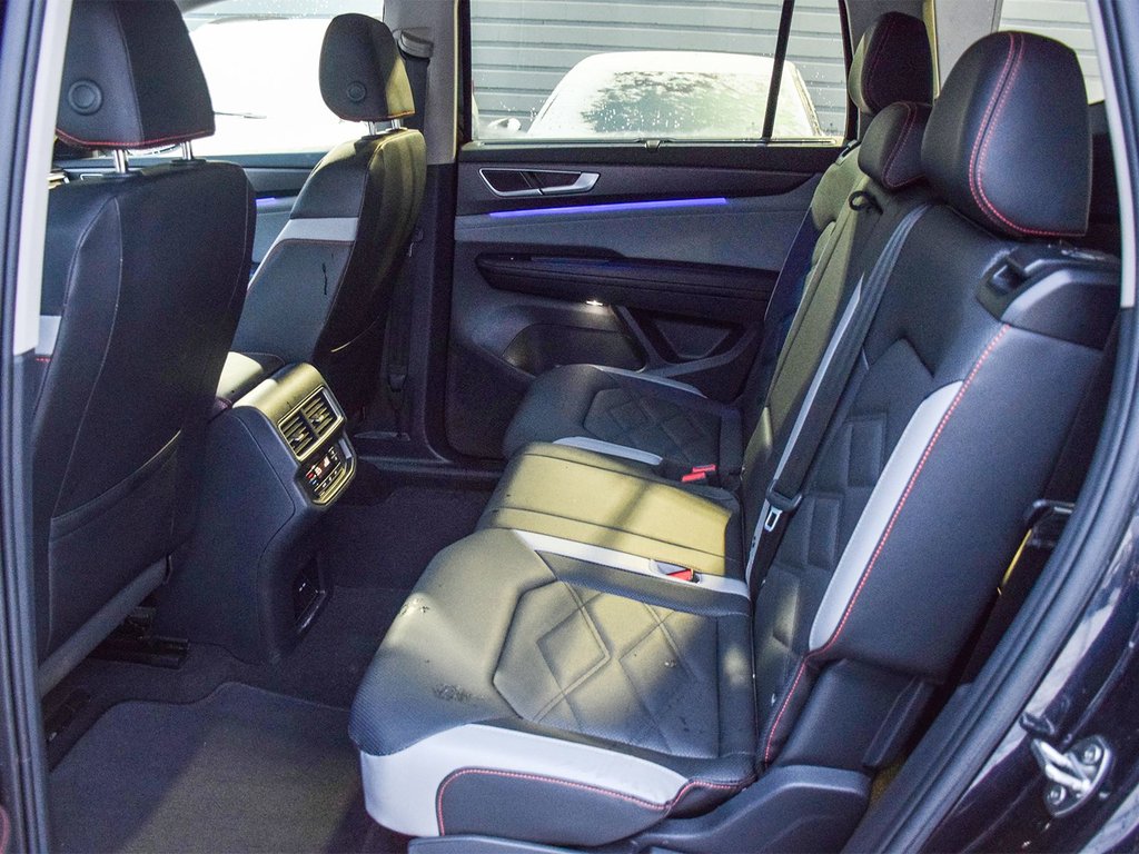 2025 Volkswagen Atlas Peak Edition in Mississauga, Ontario - 10 - w1024h768px