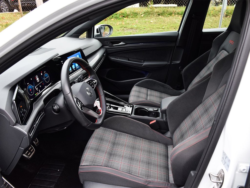 2024 Volkswagen Golf GTI Autobahn in Mississauga, Ontario - 7 - w1024h768px