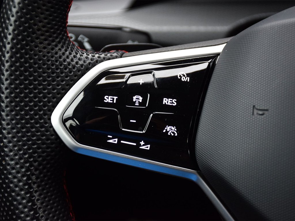 2024 Volkswagen Golf GTI Autobahn in Mississauga, Ontario - 17 - w1024h768px