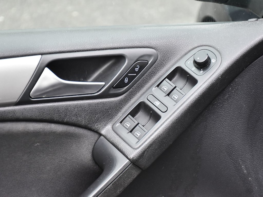 2013 Volkswagen Golf COMFORT LINE in Mississauga, Ontario - 9 - w1024h768px