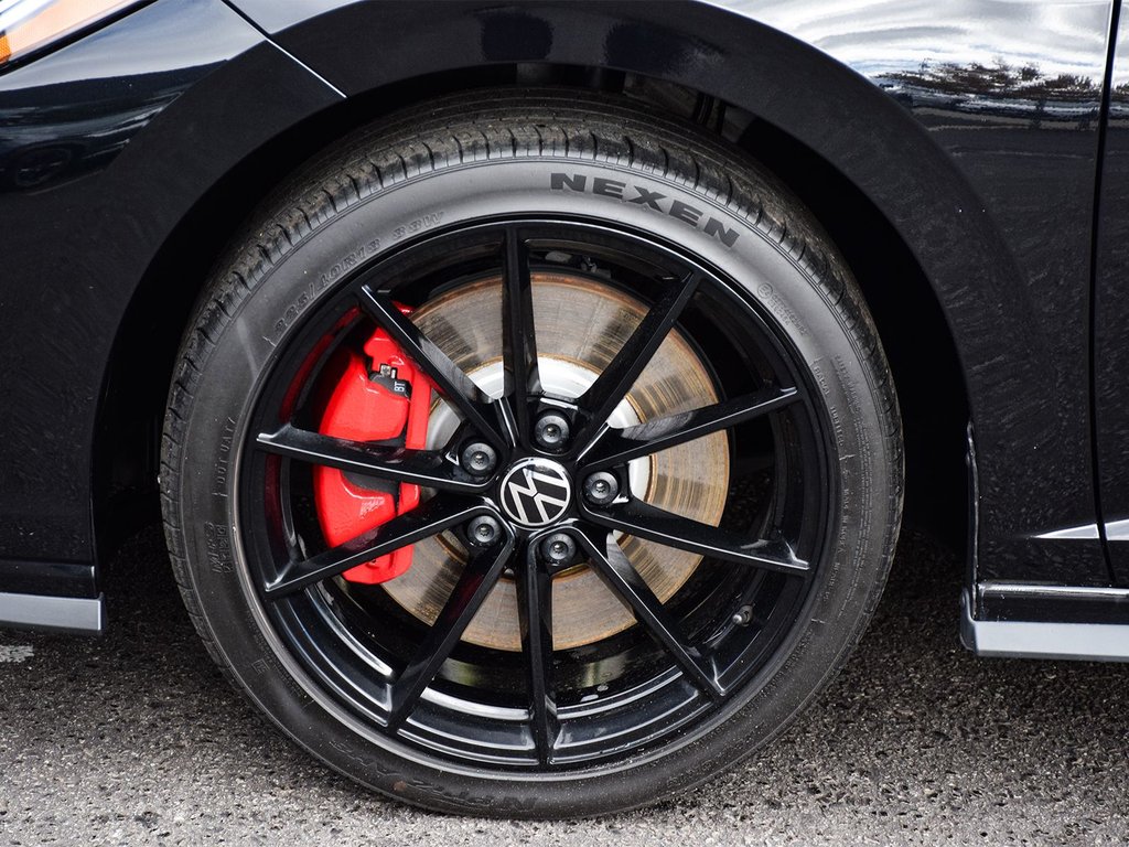 2025 Volkswagen Jetta GLI Autobahn in Mississauga, Ontario - 6 - w1024h768px