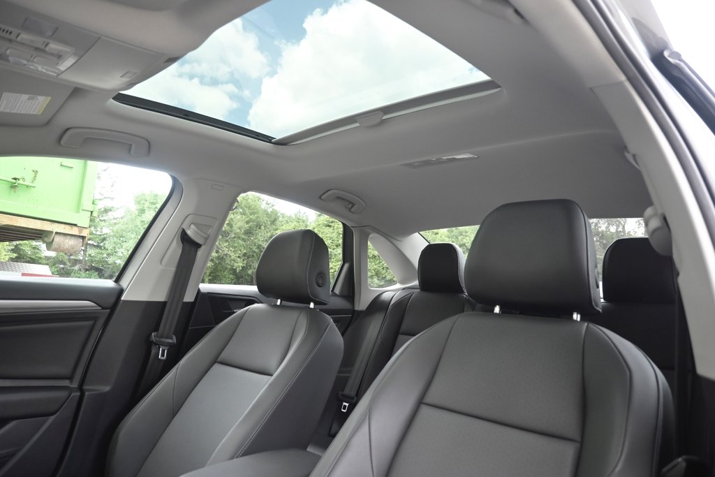 2021 Volkswagen Jetta Highline in Mississauga, Ontario - 17 - w1024h768px