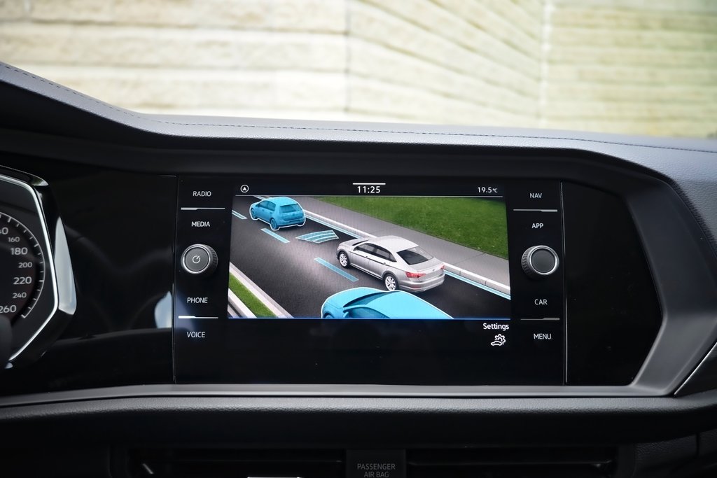 2021 Volkswagen Jetta Highline in Mississauga, Ontario - 14 - w1024h768px
