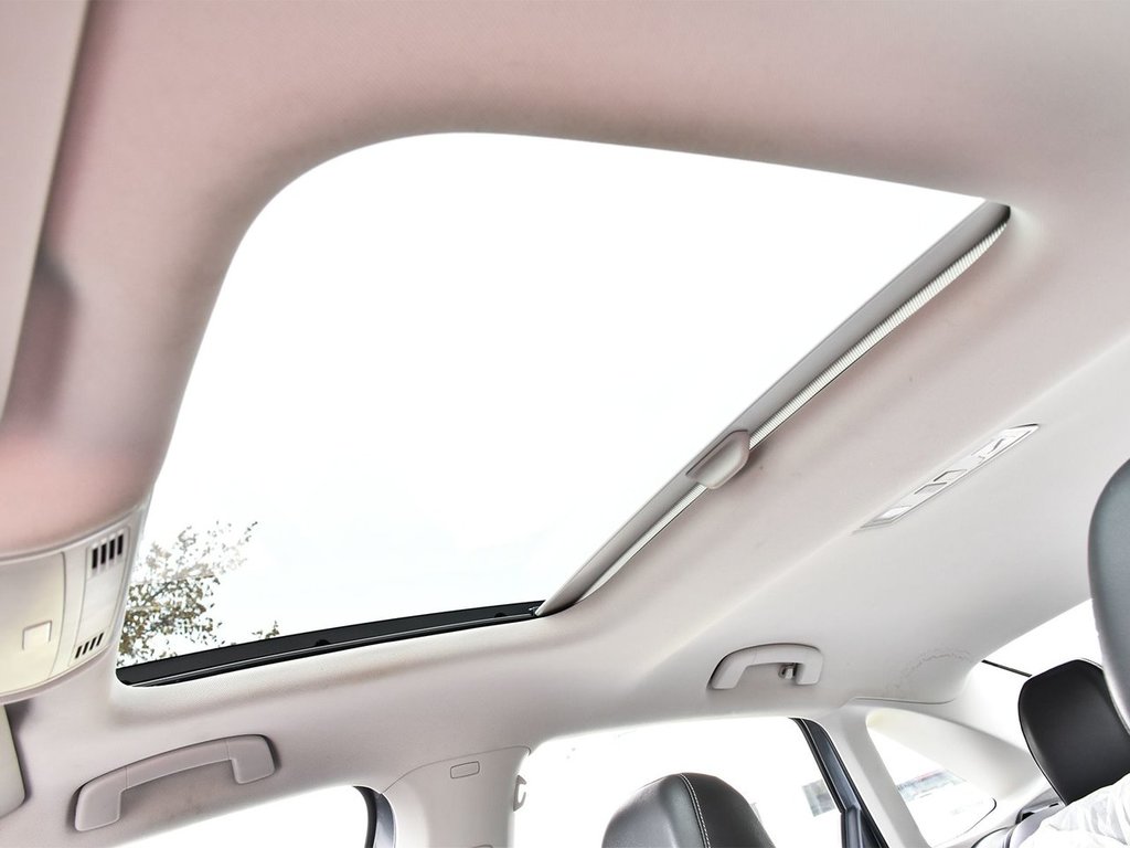 2021 Volkswagen Jetta Highline in Mississauga, Ontario - 12 - w1024h768px