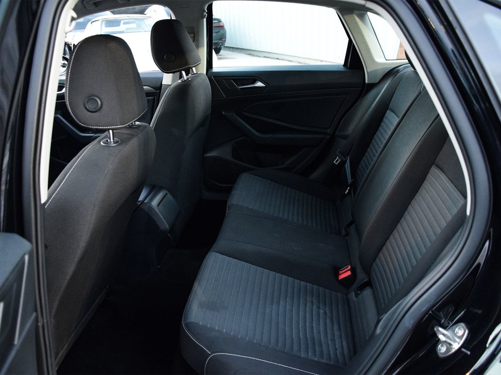 2023 Volkswagen Jetta Trendline in Mississauga, Ontario - 10 - w1024h768px