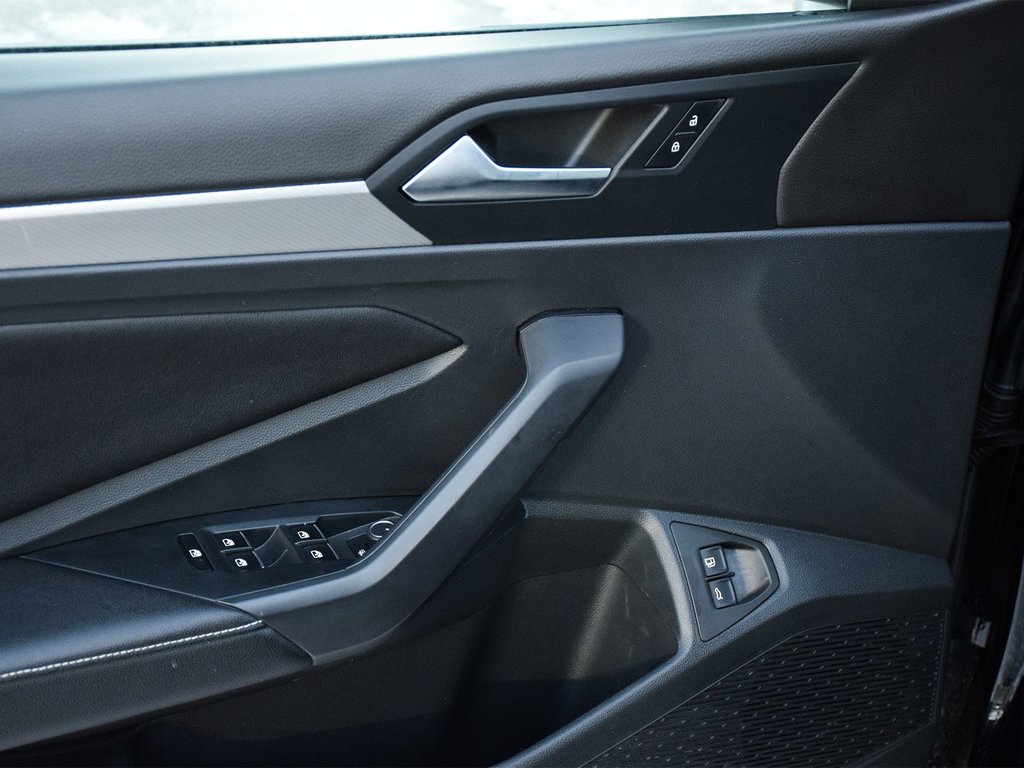 2023 Volkswagen Jetta Trendline in Mississauga, Ontario - 9 - w1024h768px