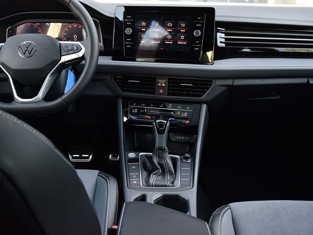 2025 Volkswagen Jetta Comfortline in Mississauga, Ontario - 14 - w1024h768px