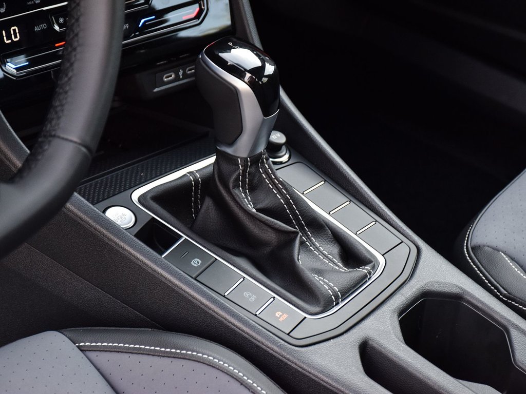 2025 Volkswagen Jetta Comfortline in Mississauga, Ontario - 9 - w1024h768px