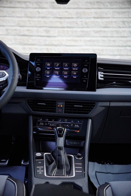2025 Volkswagen Jetta Comfortline in Mississauga, Ontario - 8 - w1024h768px