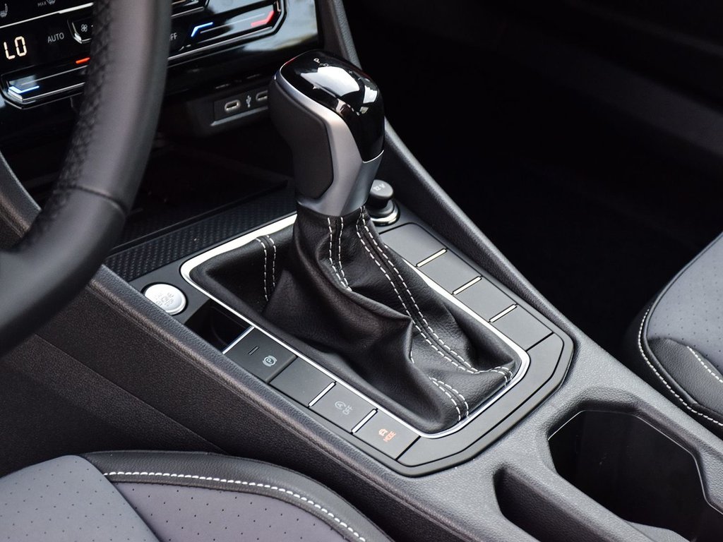 2025 Volkswagen Jetta COMFORTLINE in Mississauga, Ontario - 10 - w1024h768px
