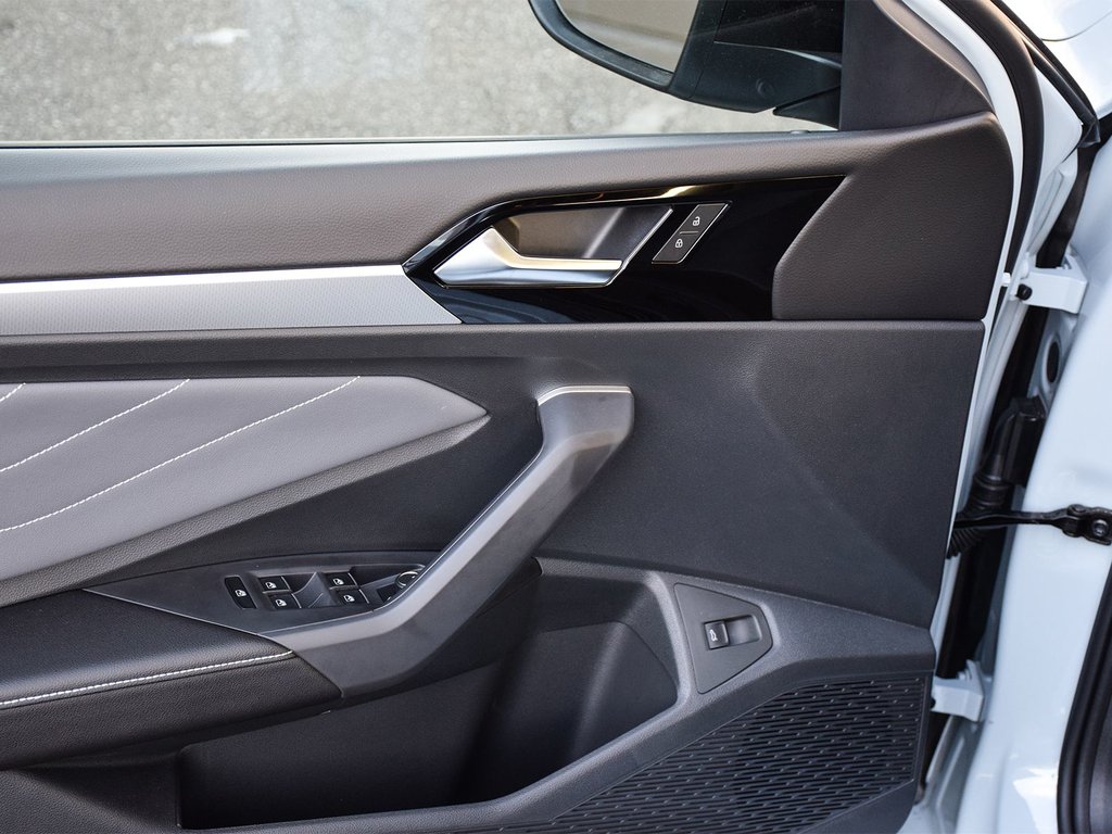 2025 Volkswagen Jetta COMFORTLINE SPORTS PKG in Mississauga, Ontario - 8 - w1024h768px