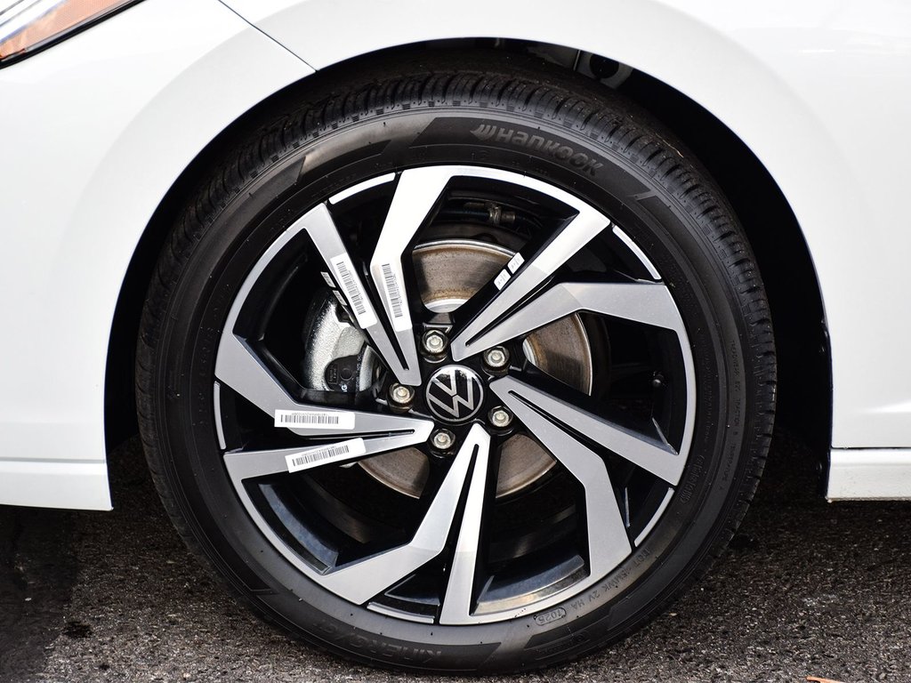 2025 Volkswagen Jetta Highline in Mississauga, Ontario - 5 - w1024h768px