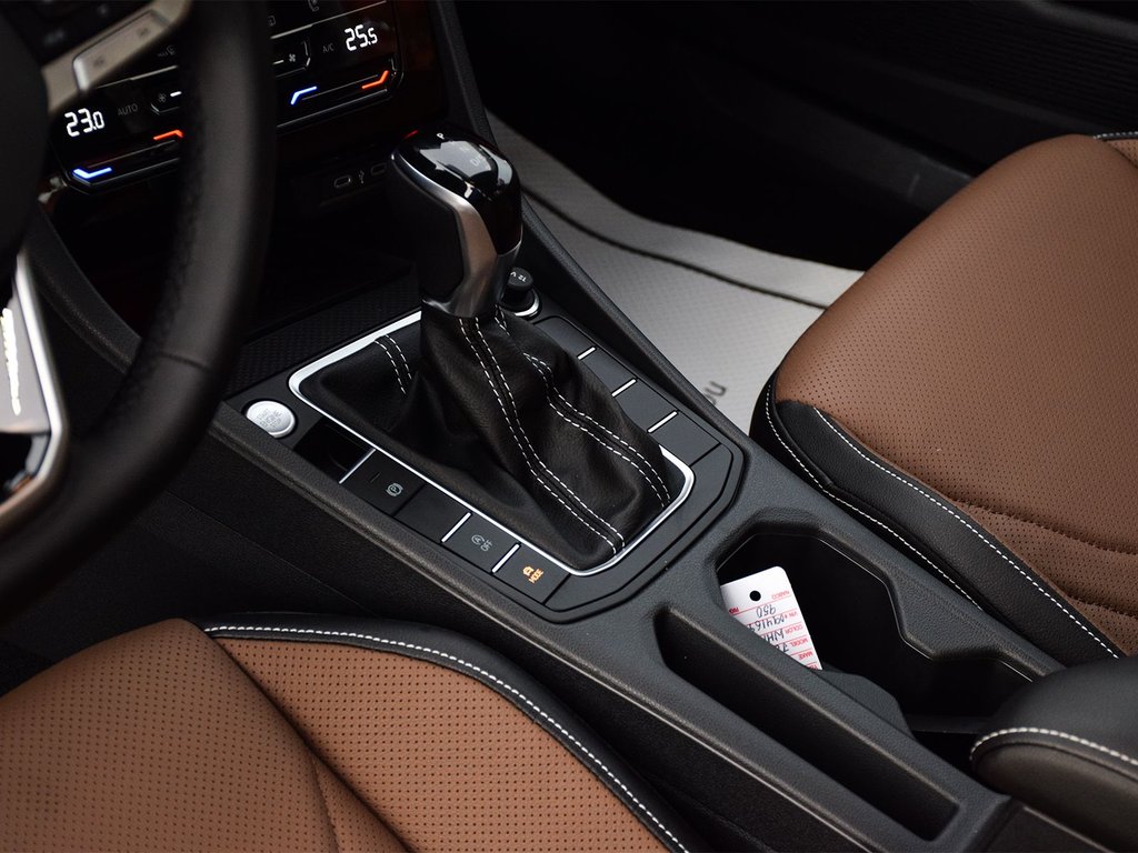 2025 Volkswagen Jetta Highline in Mississauga, Ontario - 8 - w1024h768px