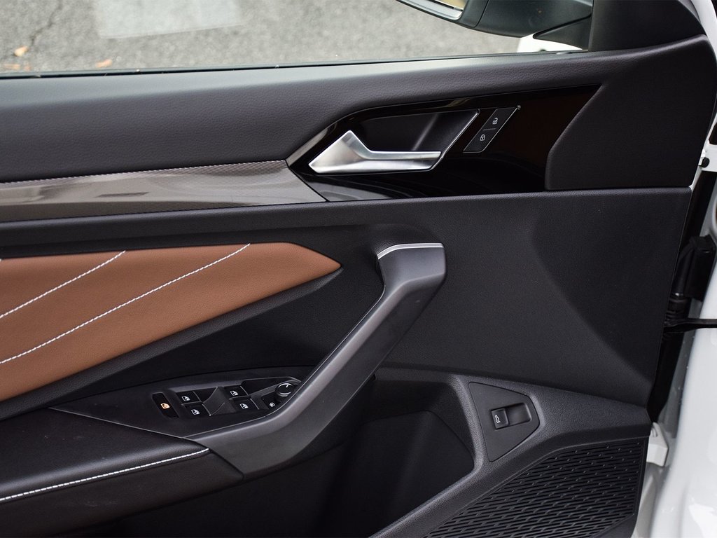 2025 Volkswagen Jetta Highline in Mississauga, Ontario - 9 - w1024h768px