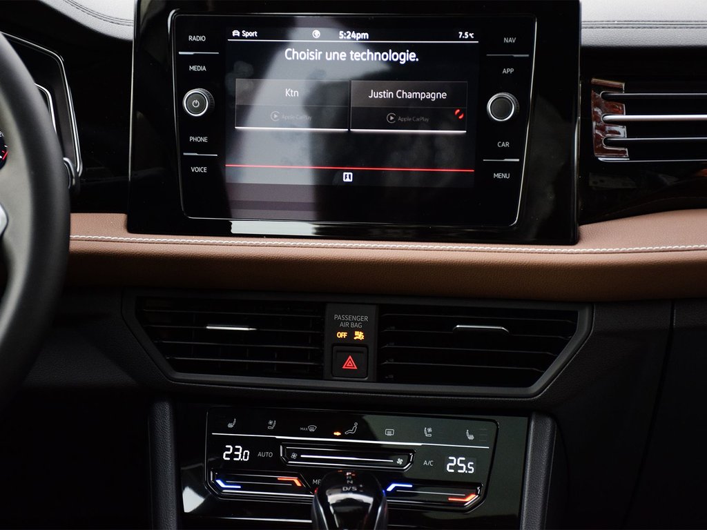 2025 Volkswagen Jetta Highline in Mississauga, Ontario - 14 - w1024h768px