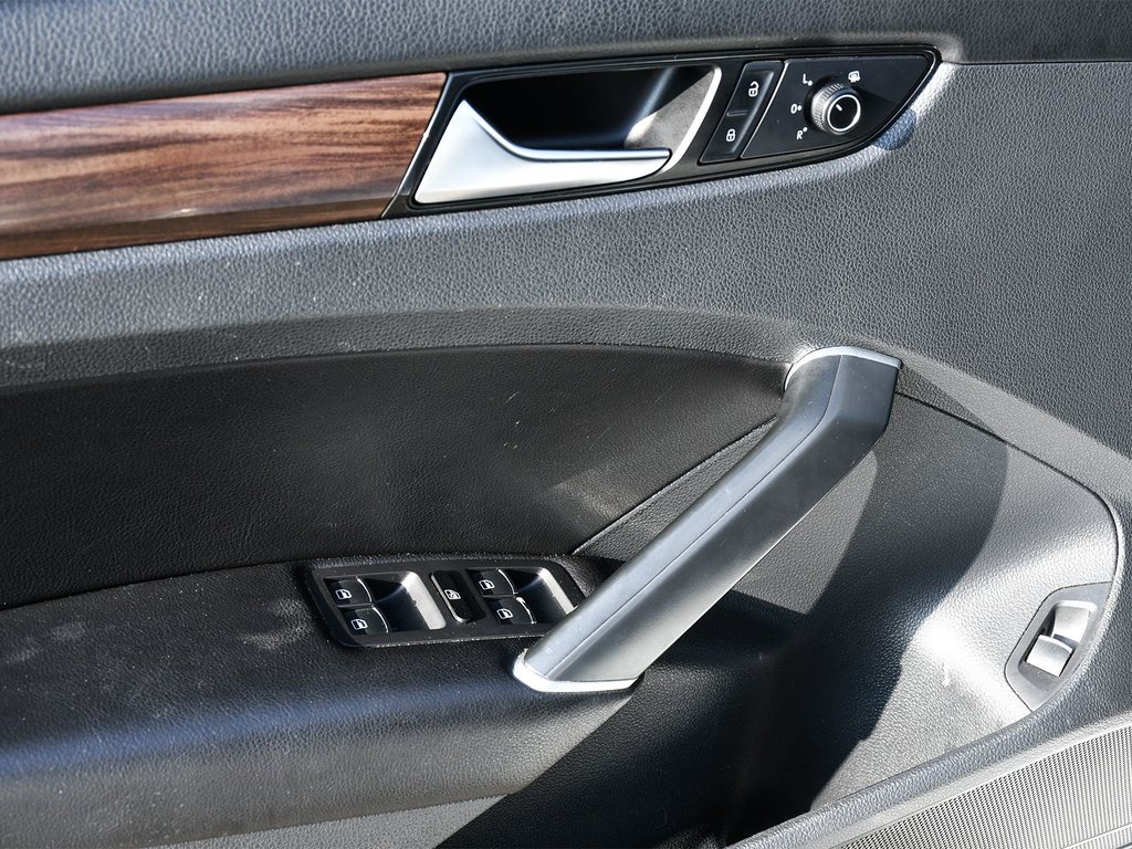 2022 Volkswagen Passat 2.0T Limited Edition in Mississauga, Ontario - 9 - w1024h768px