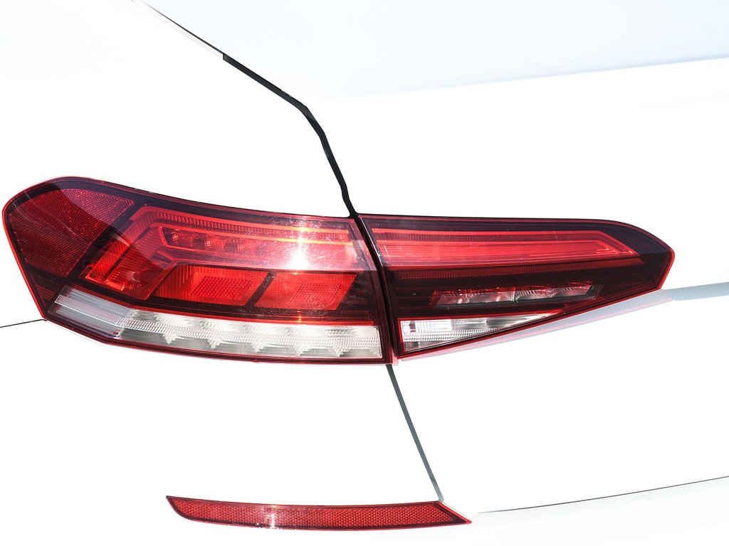 2022 Volkswagen Passat 2.0T Limited Edition in Mississauga, Ontario - 7 - w1024h768px