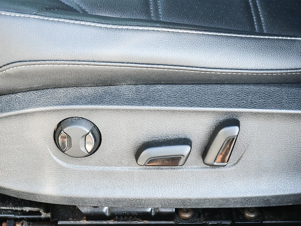 2022 Volkswagen Passat 2.0T Limited Edition in Mississauga, Ontario - 13 - w1024h768px