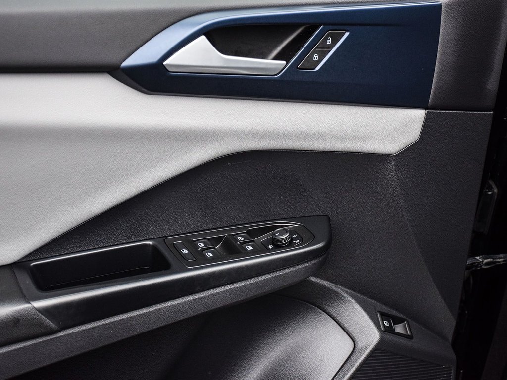 2022 Volkswagen Taos Comfortline in Mississauga, Ontario - 10 - w1024h768px