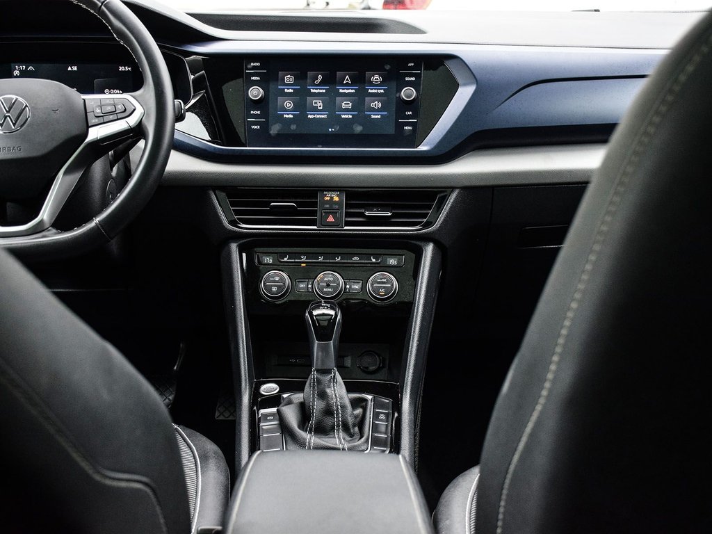 2022 Volkswagen Taos Comfortline in Mississauga, Ontario - 14 - w1024h768px