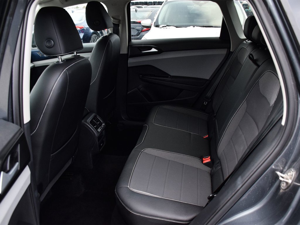 2022 Volkswagen Taos Comfortline in Mississauga, Ontario - 10 - w1024h768px