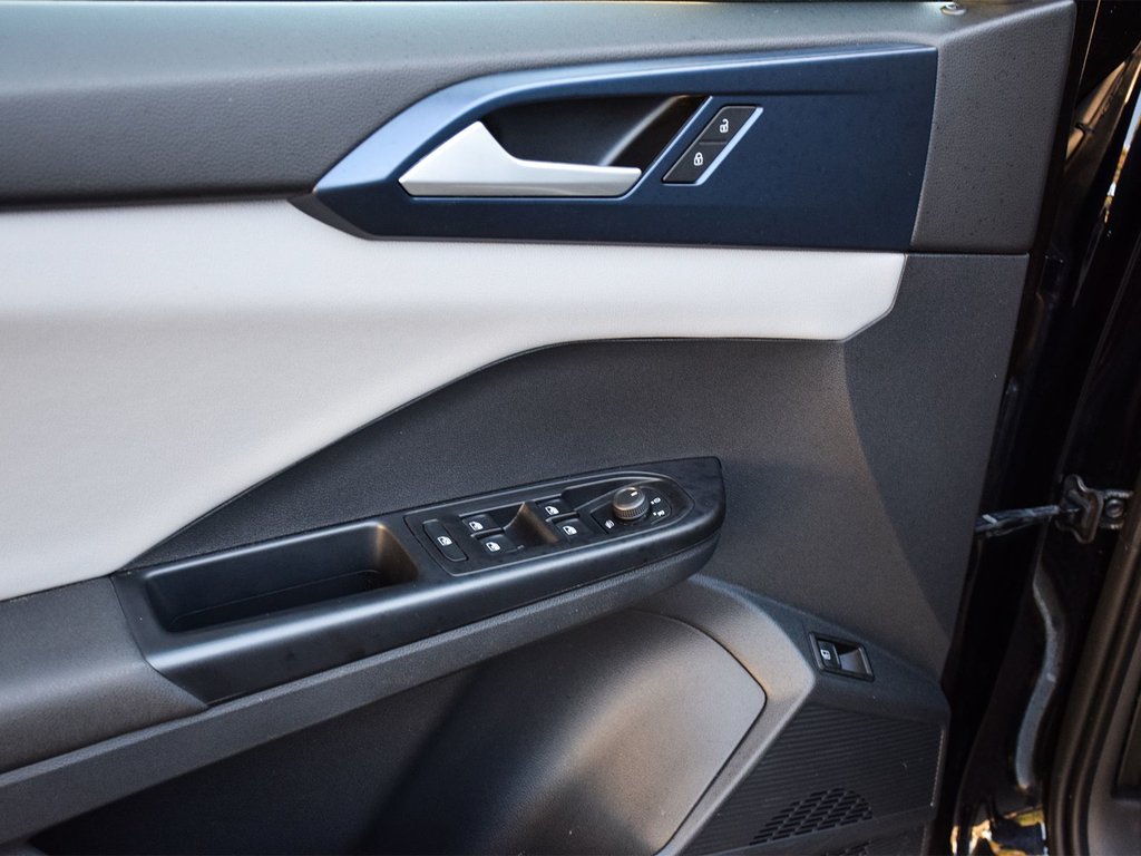2023 Volkswagen Taos Comfortline in Mississauga, Ontario - 10 - w1024h768px