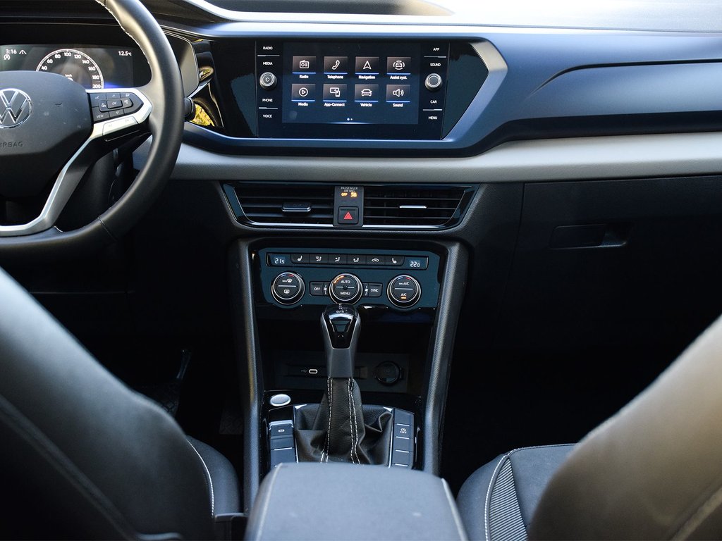 2023 Volkswagen Taos Comfortline in Mississauga, Ontario - 14 - w1024h768px