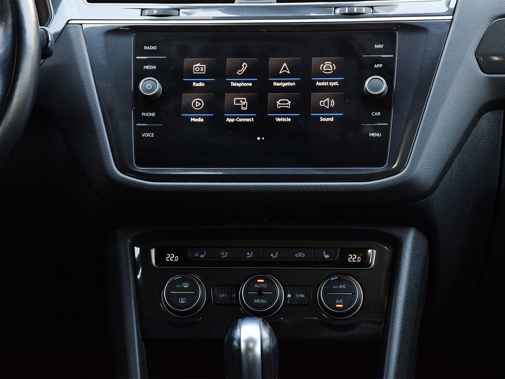 2021 Volkswagen Tiguan Highline in Mississauga, Ontario - 14 - w1024h768px