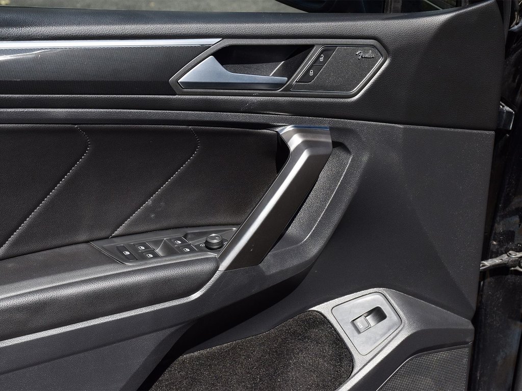 2021 Volkswagen Tiguan Highline in Mississauga, Ontario - 9 - w1024h768px