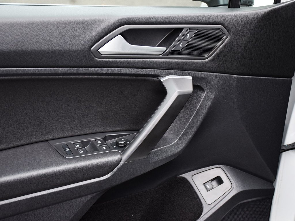 2021 Volkswagen Tiguan Comfortline in Mississauga, Ontario - 9 - w1024h768px