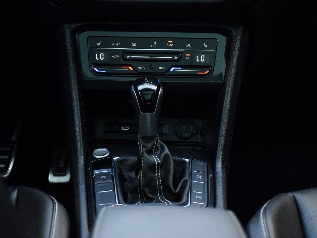 2022 Volkswagen Tiguan Comfortline R-Line Black Edition in Mississauga, Ontario - 15 - w1024h768px