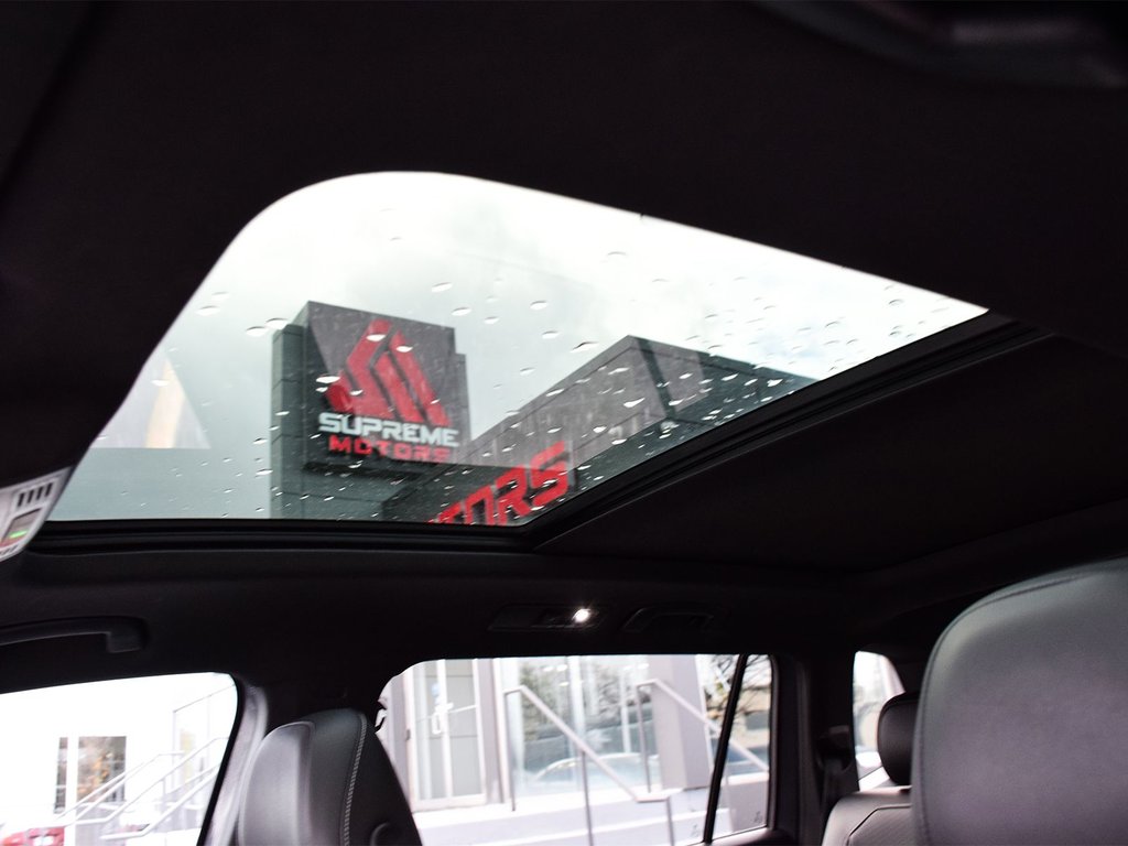 2022 Volkswagen Tiguan Comfortline R-Line Black Edition in Mississauga, Ontario - 12 - w1024h768px