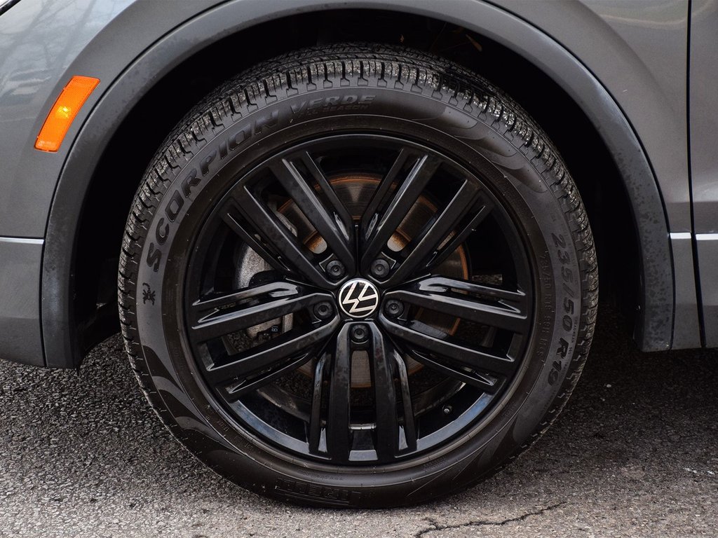 2022 Volkswagen Tiguan Comfortline R-Line Black Edition in Mississauga, Ontario - 4 - w1024h768px