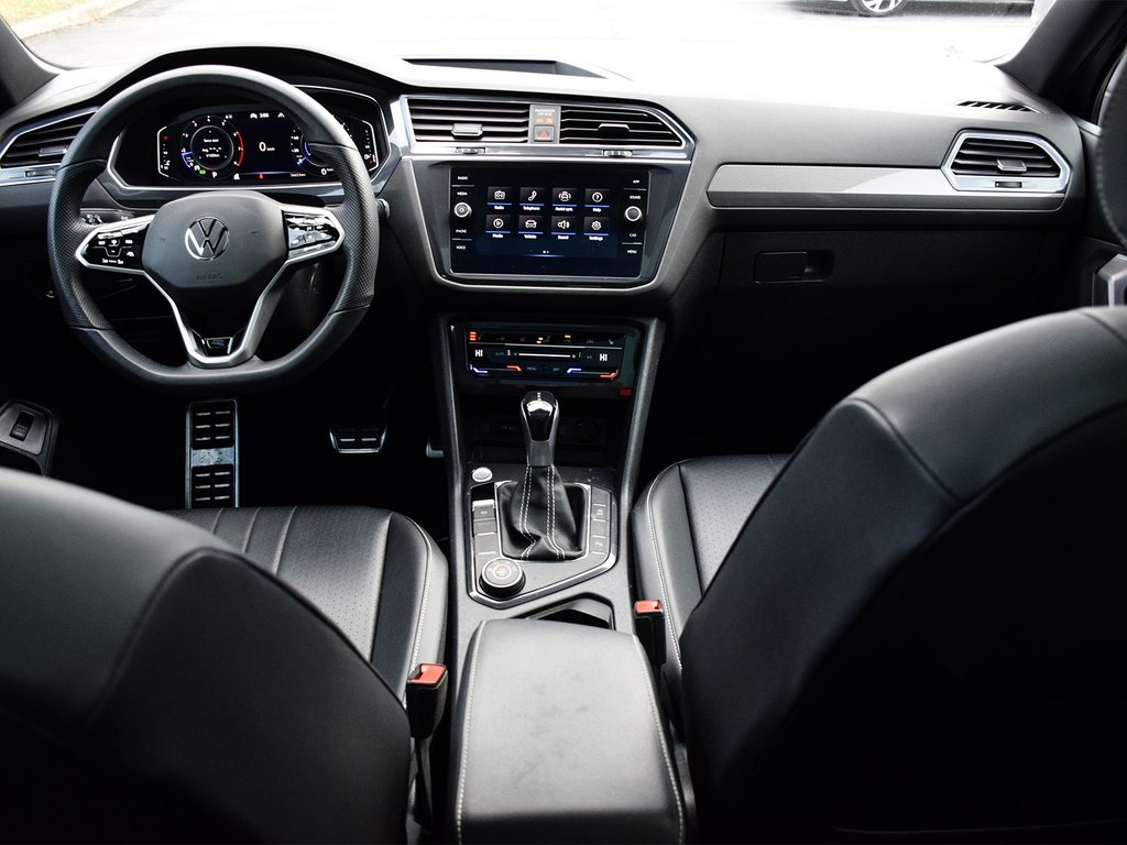 2022 Volkswagen Tiguan Comfortline R-Line Black Edition in Mississauga, Ontario - 14 - w1024h768px
