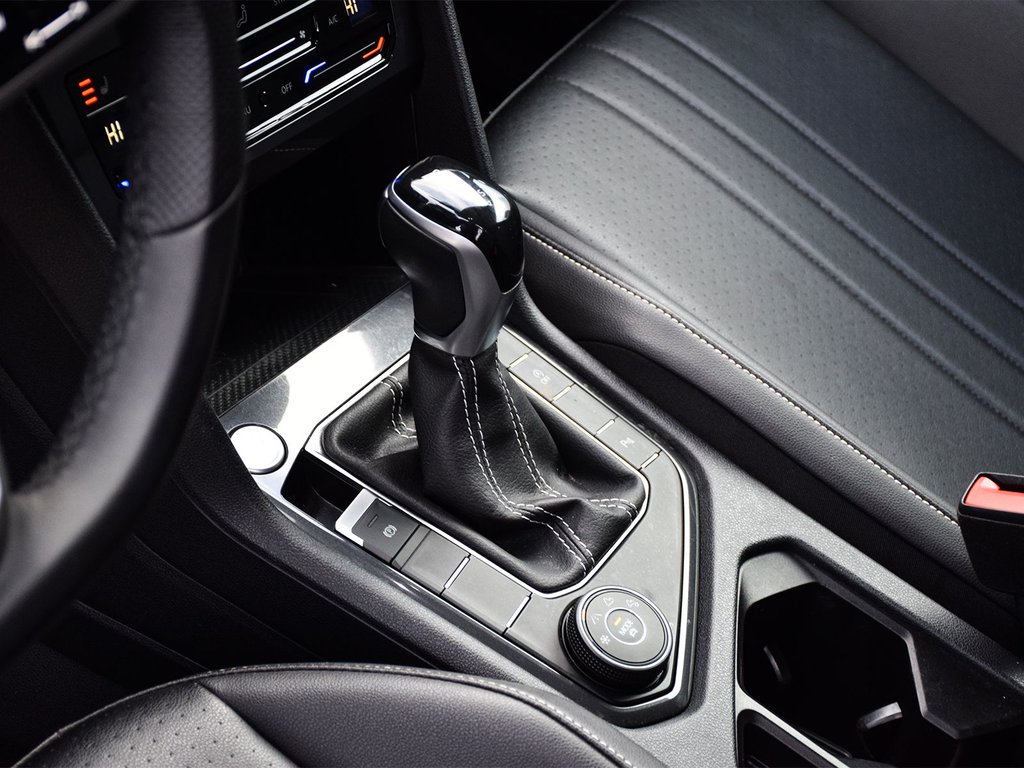 2022 Volkswagen Tiguan Comfortline R-Line Black Edition in Mississauga, Ontario - 10 - w1024h768px