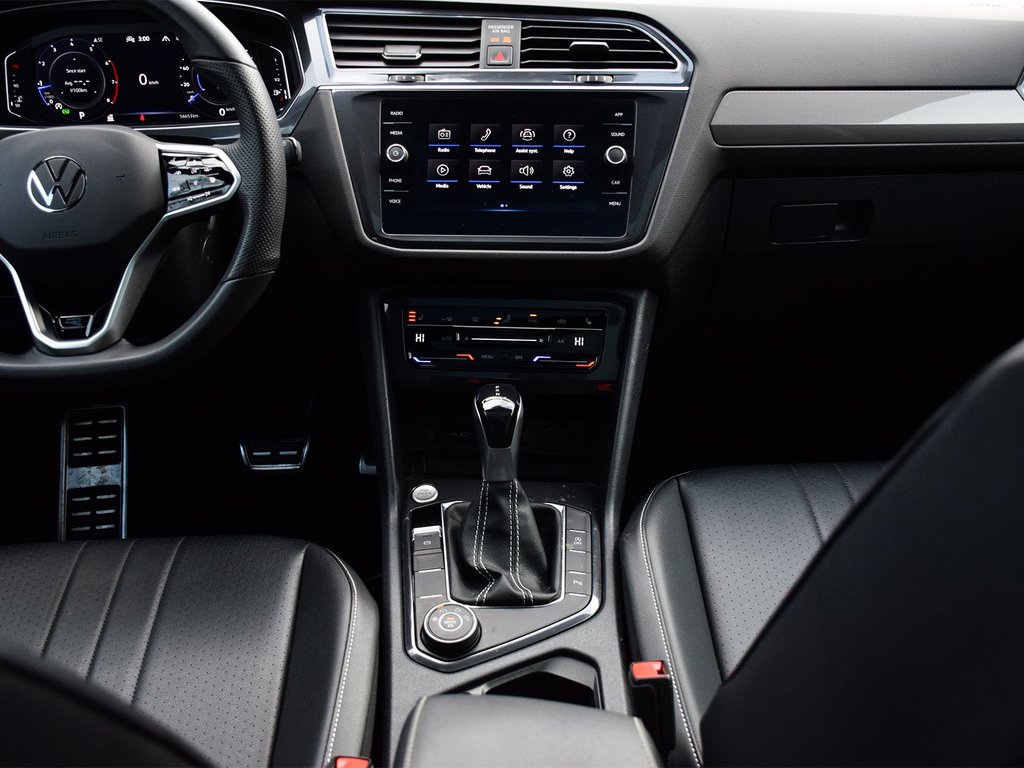2022 Volkswagen Tiguan Comfortline R-Line Black Edition in Mississauga, Ontario - 15 - w1024h768px