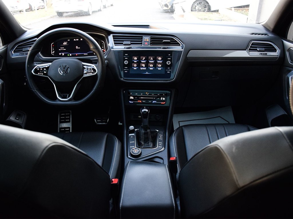 2022 Volkswagen Tiguan Comfortline R-Line Black Edition in Mississauga, Ontario - 12 - w1024h768px