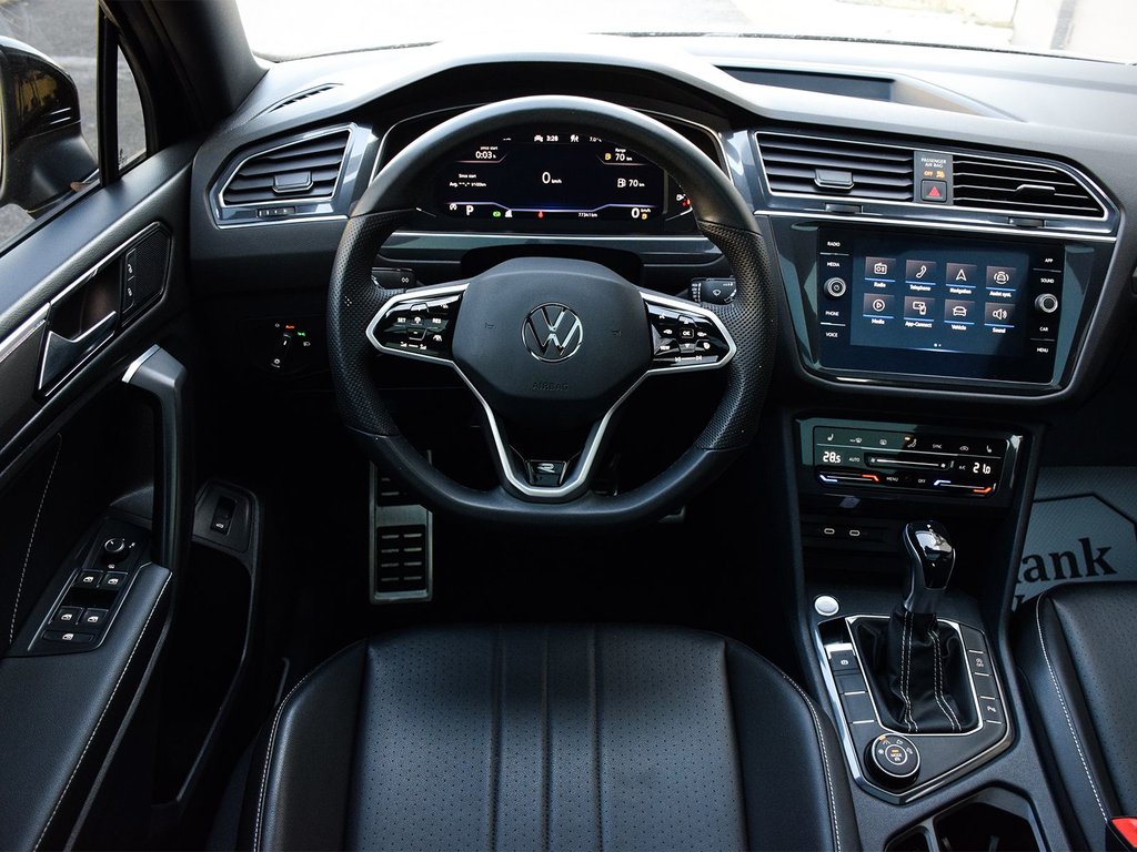 2022 Volkswagen Tiguan Comfortline R-Line Black Edition in Mississauga, Ontario - 17 - w1024h768px