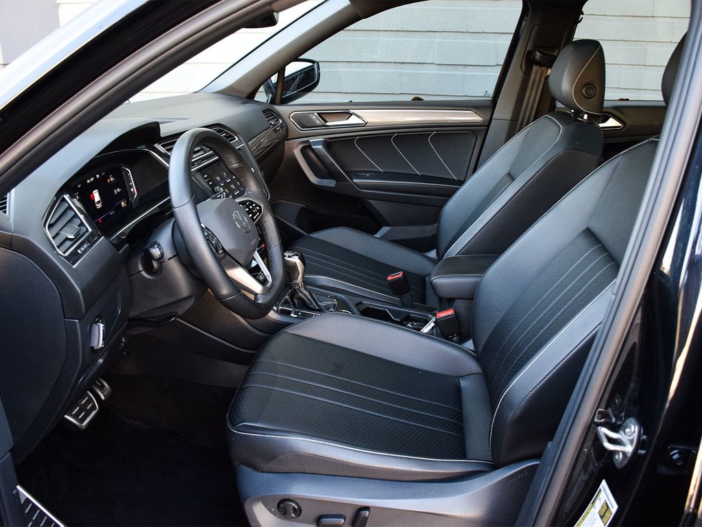 2022 Volkswagen Tiguan Comfortline R-Line Black Edition in Mississauga, Ontario - 7 - w1024h768px