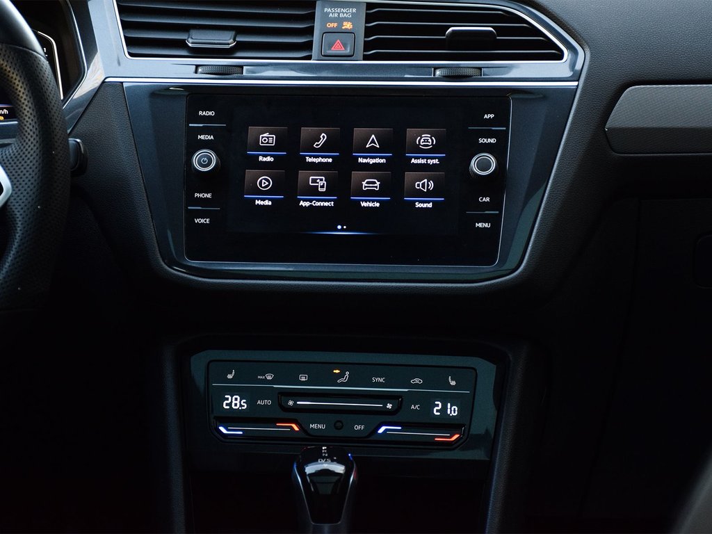 2022 Volkswagen Tiguan Comfortline R-Line Black Edition in Mississauga, Ontario - 14 - w1024h768px