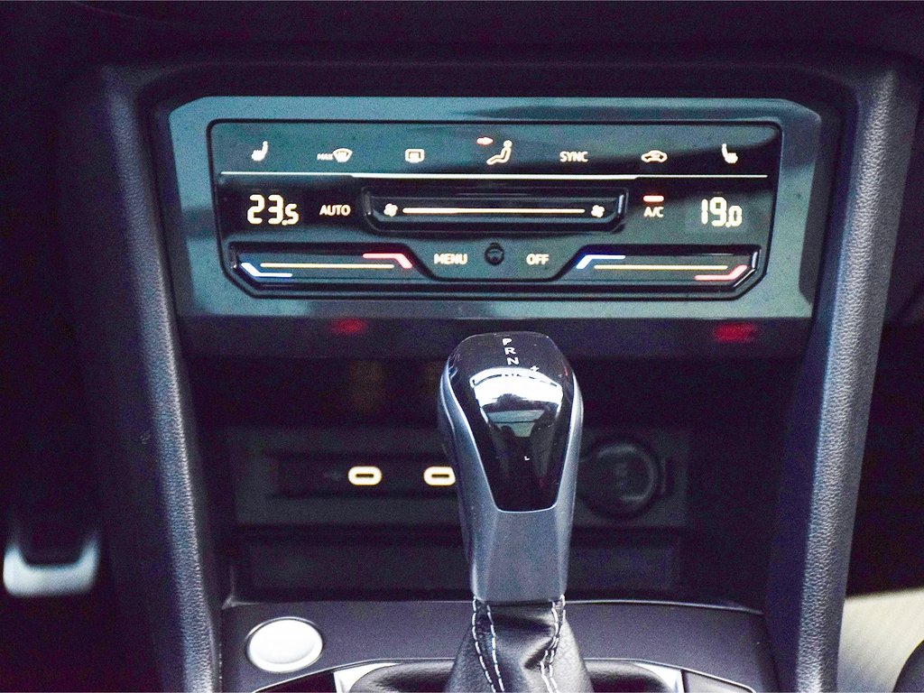 2022 Volkswagen Tiguan Comfortline R-Line Black Edition in Mississauga, Ontario - 17 - w1024h768px