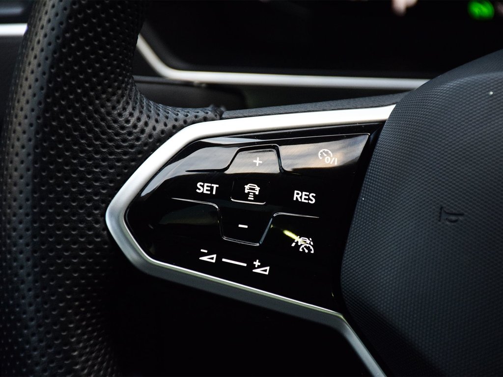 2022 Volkswagen Tiguan Comfortline R-Line Black Edition in Mississauga, Ontario - 21 - w1024h768px