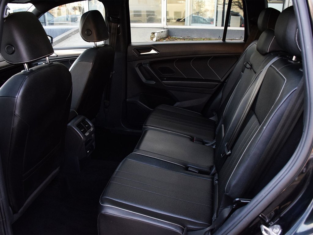 2022 Volkswagen Tiguan Comfortline R-Line Black Edition in Mississauga, Ontario - 11 - w1024h768px