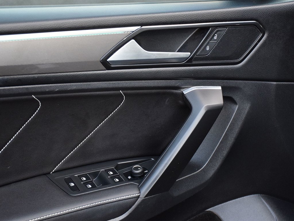2022 Volkswagen Tiguan Comfortline R-Line Black Edition in Mississauga, Ontario - 9 - w1024h768px
