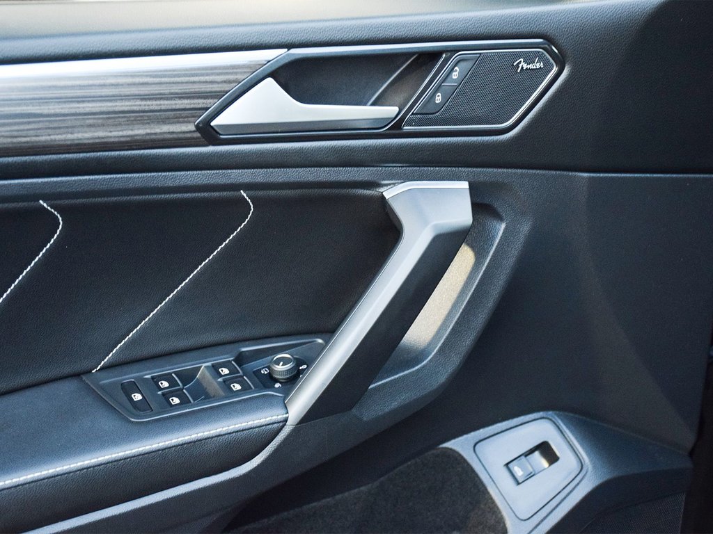 2022 Volkswagen Tiguan Highline R-Line in Mississauga, Ontario - 8 - w1024h768px